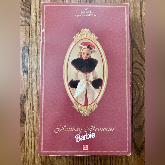 1995 Vintage Special Edition Hallmark Holiday Barbie - Picture 4 of 6